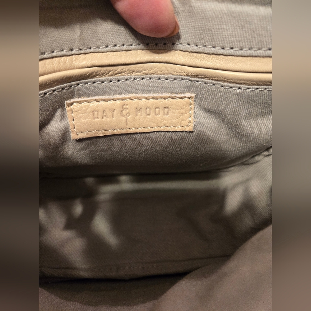 DAY & MOOD Leather & Suede Leaf Bag - Picture 7 of 8